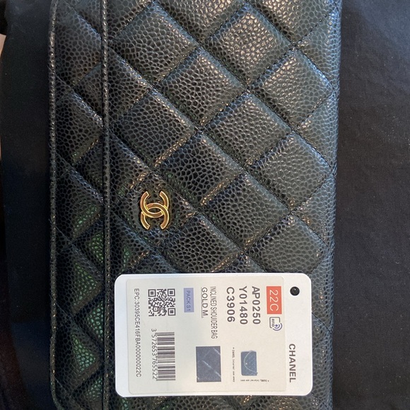 Chanel Caviar Quilted Wallet on Chain - Picture 3 of 9